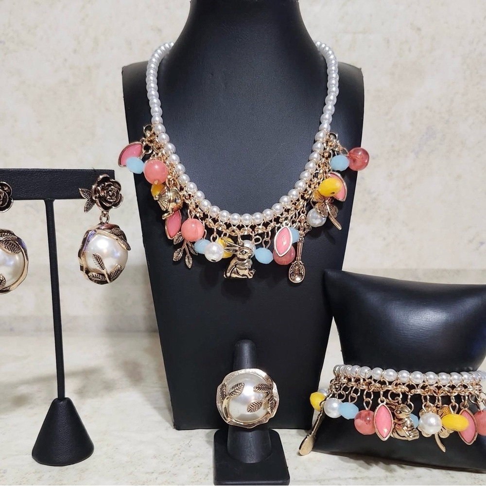 Elegant Pearl and Gold Charm Necklace Set
